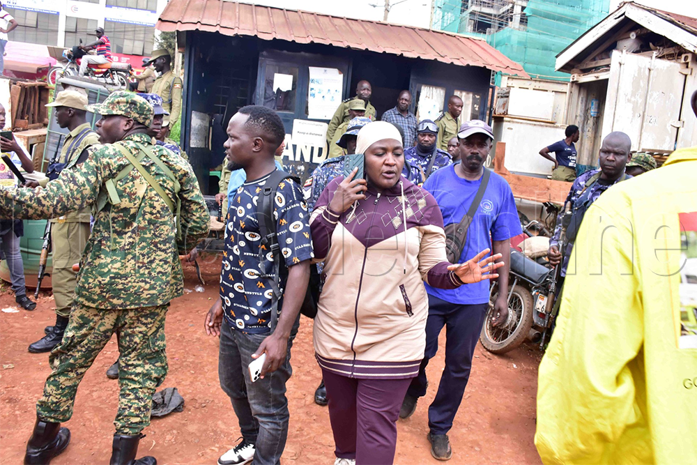 Hadijah Namyalo ng'akuba amasimu ag'okumukumu 