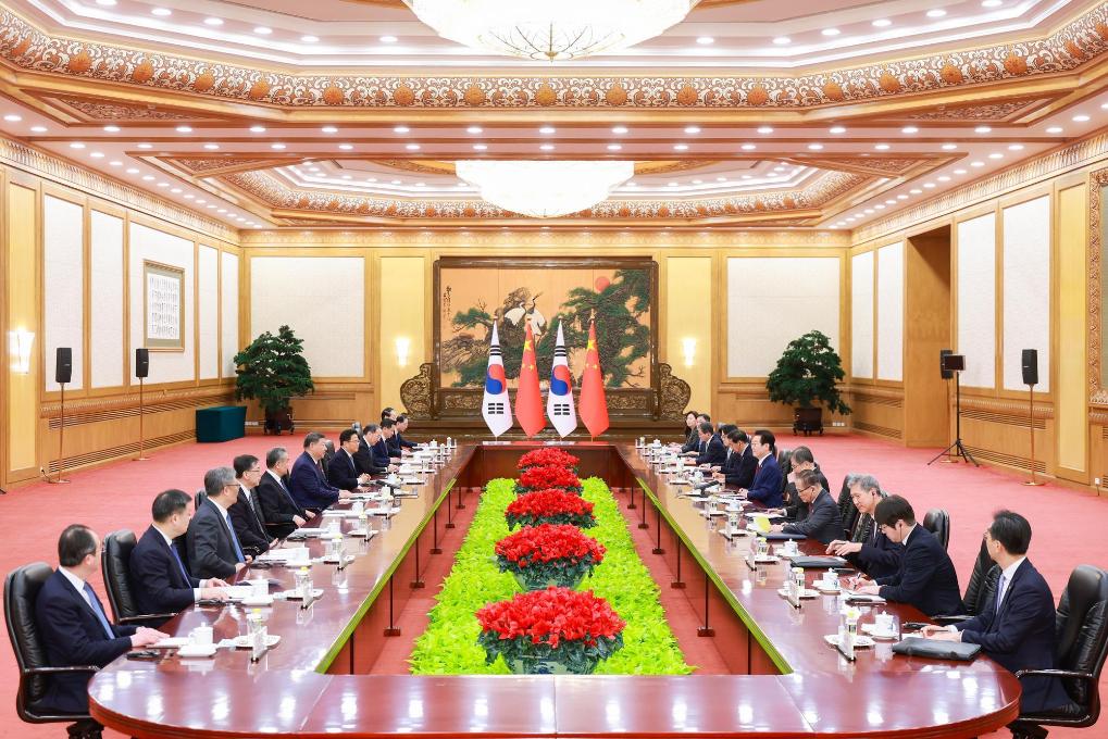 Chinese President Xi Jinping holds talks with President of the Republic of Korea (ROK) Lee Jae Myung, who is on a state visit to China, at the Great Hall of the People in Beijing, capital of China, Jan. 5, 2026.