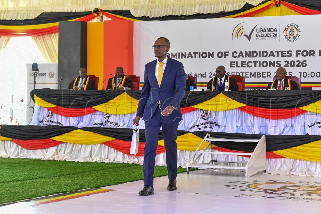 Munnamateeka wa Museveni Karugire ng'ava okuwaayo ebiwandiiko bya Museveni