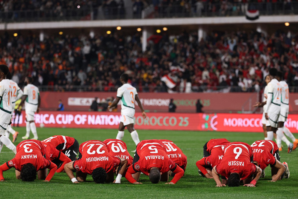    Egypt's players celebrate Egypt's defender #05 Ramy Rabia 's goal during the Africa Cup of Nations (CAN) quarter-final football match between Egypt and Ivory Coast at the Grand stadium in Agadir on January 10, 2026. (Photo by FRANCK FIFE / AFP)