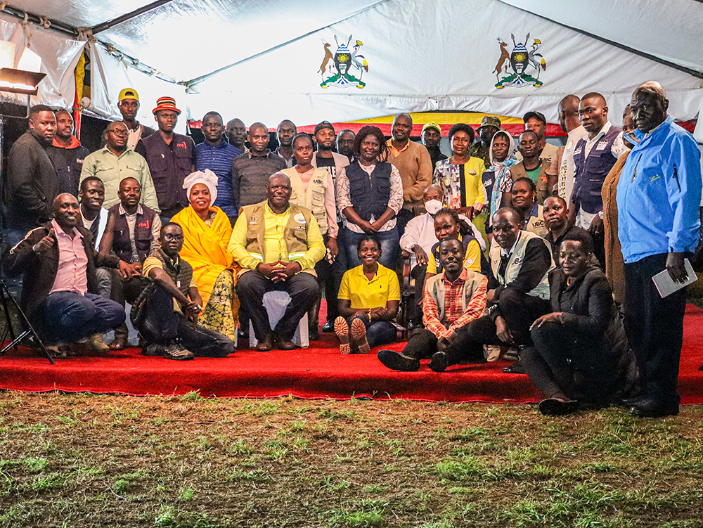 President Museveni joined by journalists for a group photo at the Morulinga State Lodge, Napak District, on Wednesday, October 29, 2025. (PPU)