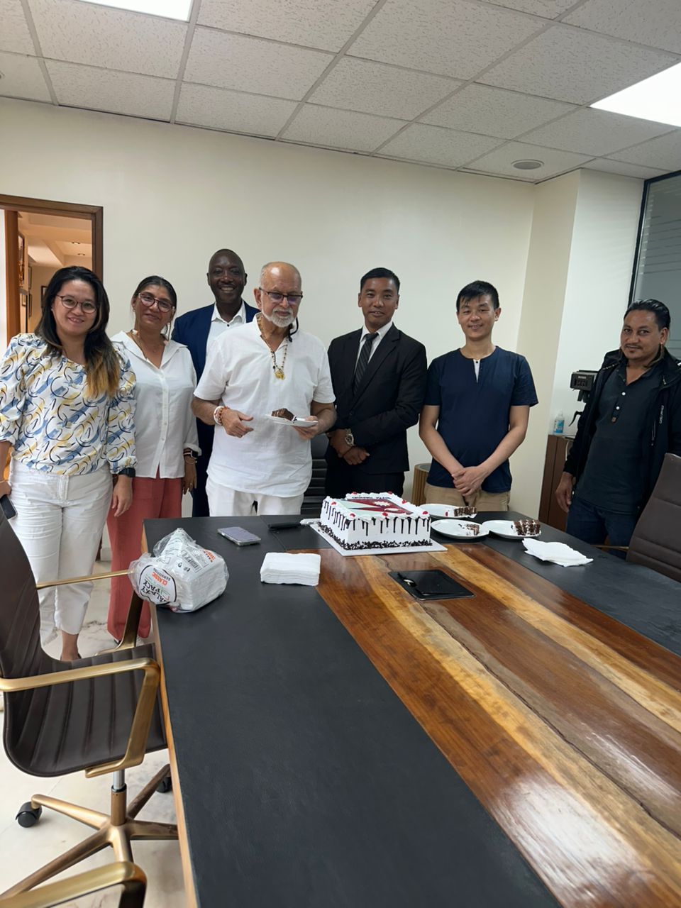 Dr Sudhir ng'agabula abantu cake