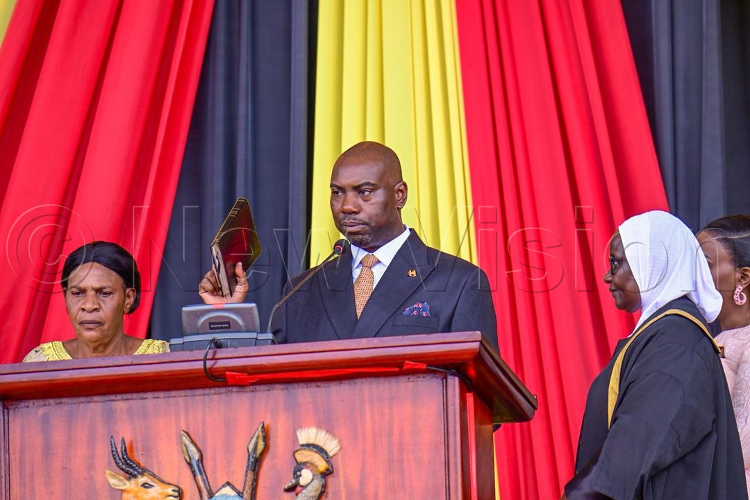 Dicksons Kateshumbwa takes oath to officially assume office as Member of Parliament for Sheema Municipality. (Photo by Miriam Namutebi)