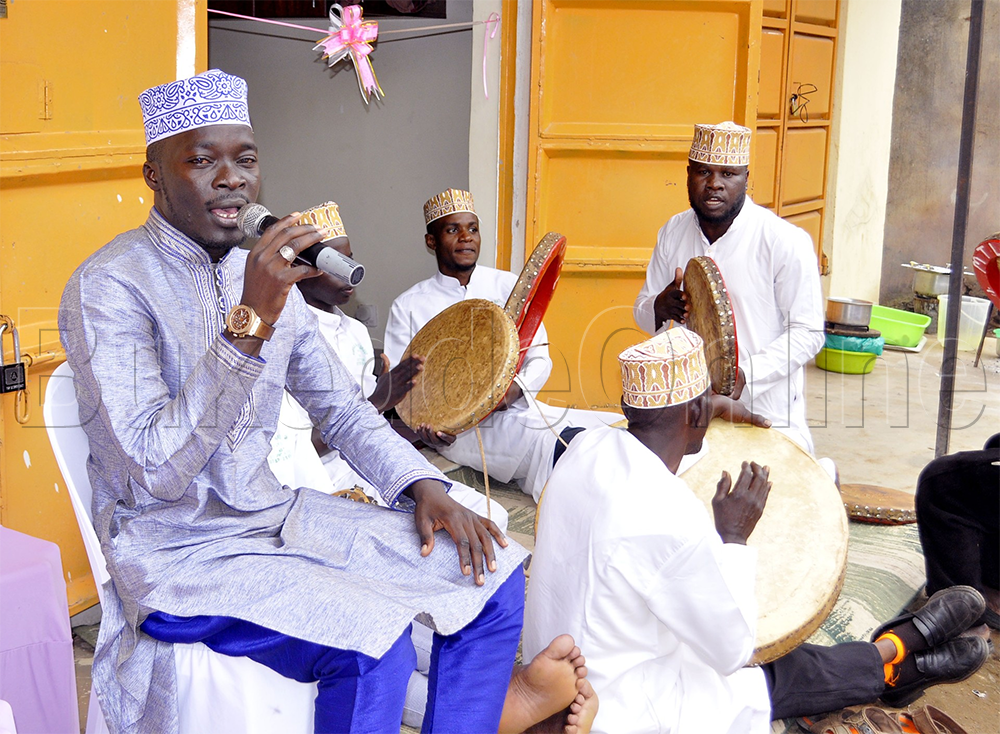Abasiraamu nga bakuba amataali