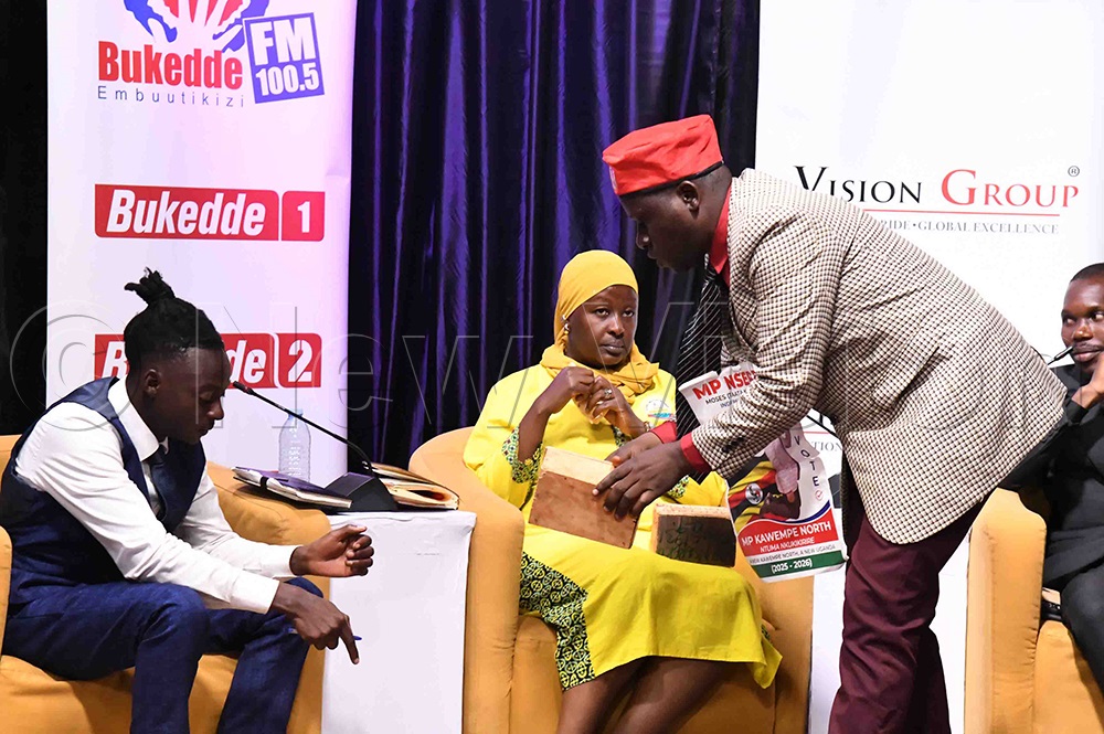 Nsereko delivering his boxes. (Credit: Eddie Ssejjoba) 