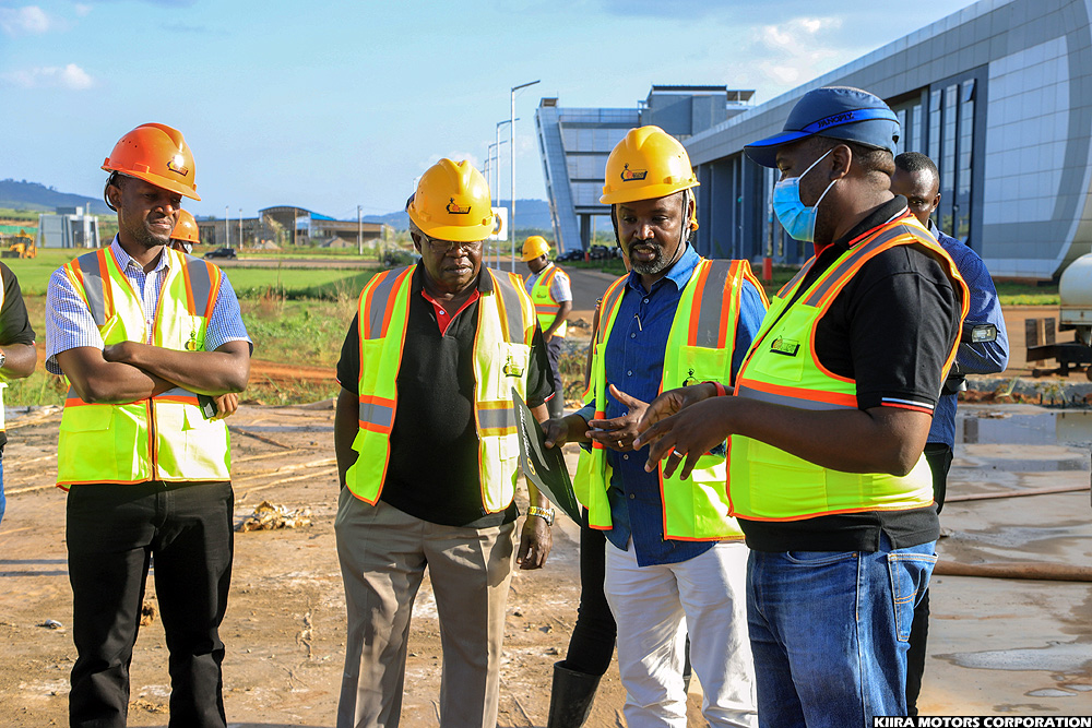 Tayebwa was guided by KMC executive chairman, Prof. Sandy Stevens Tickodri-Togboa (2L) and the CEO, Paul Musasizi (R)