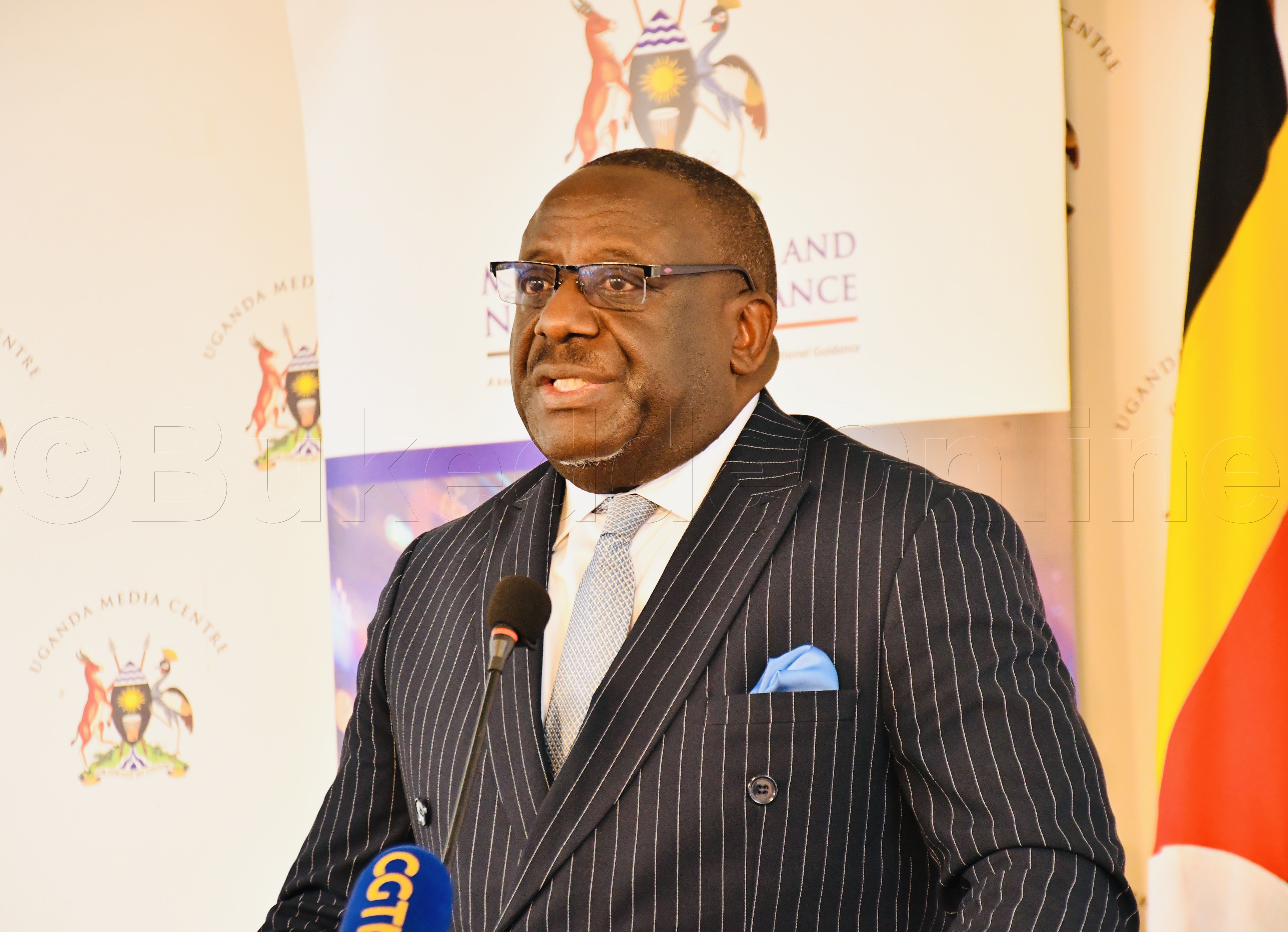 Nyombi Thembo ng'annyonnyola