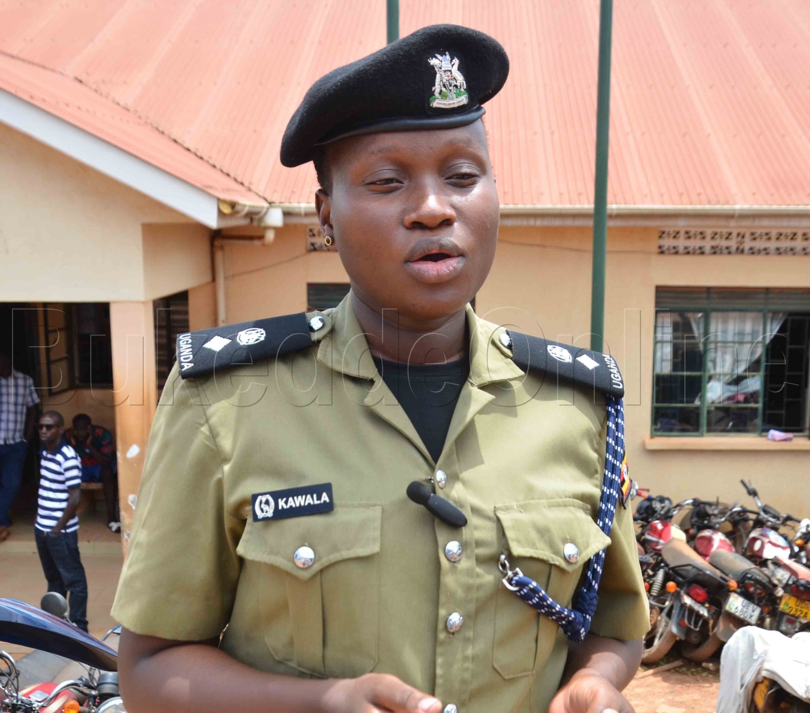 Omwogezi wa Poliisi mu Kampala Racheal Kawala ng'annyonnyola 
