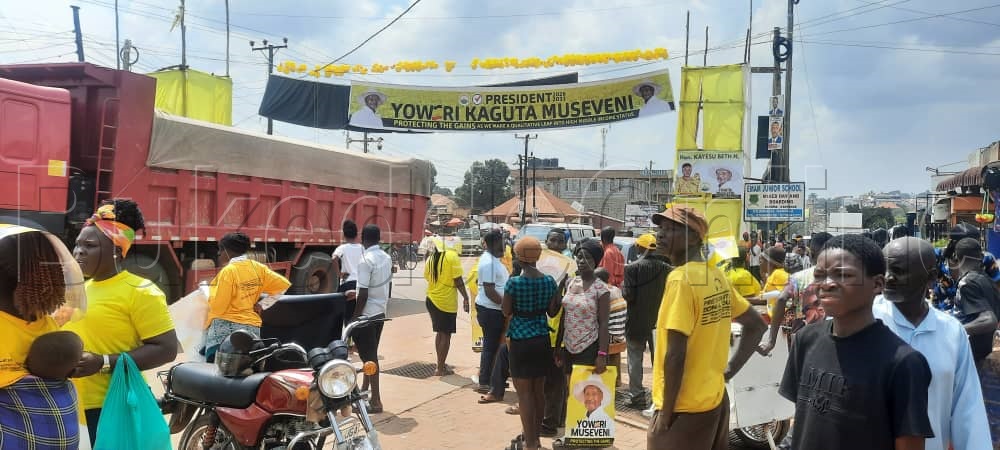 Abawagizi ba NRM nga balinze Pulezidenti Museveni