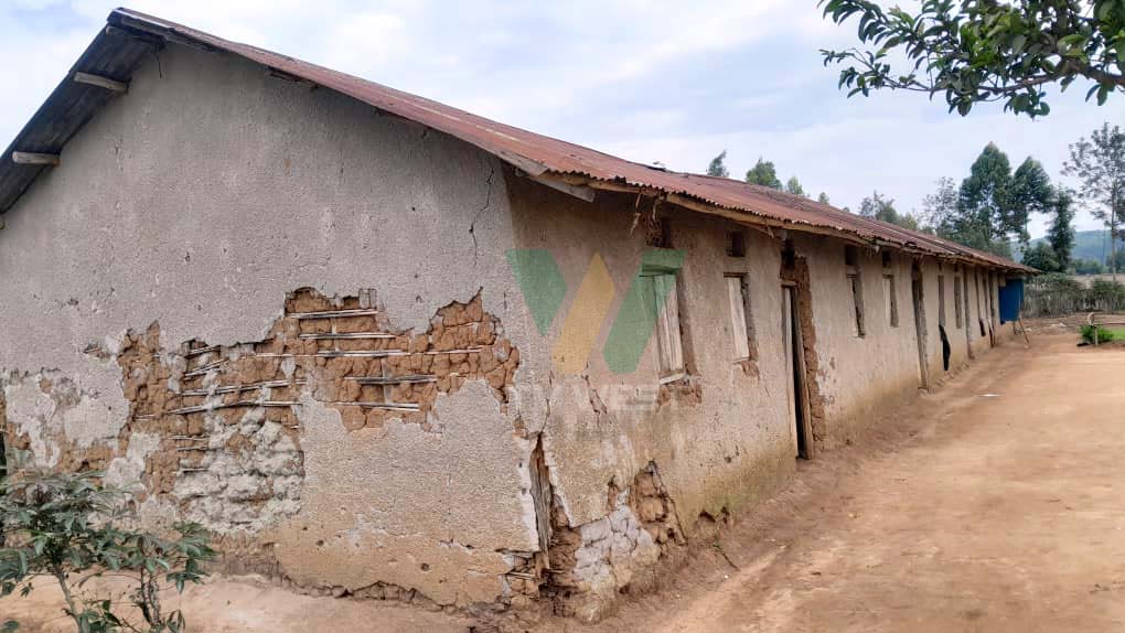 Eishomero erya Nyakabirizi Parents Primary School eriri omumbeera mbi...(Photo by Bruno Mugizi)