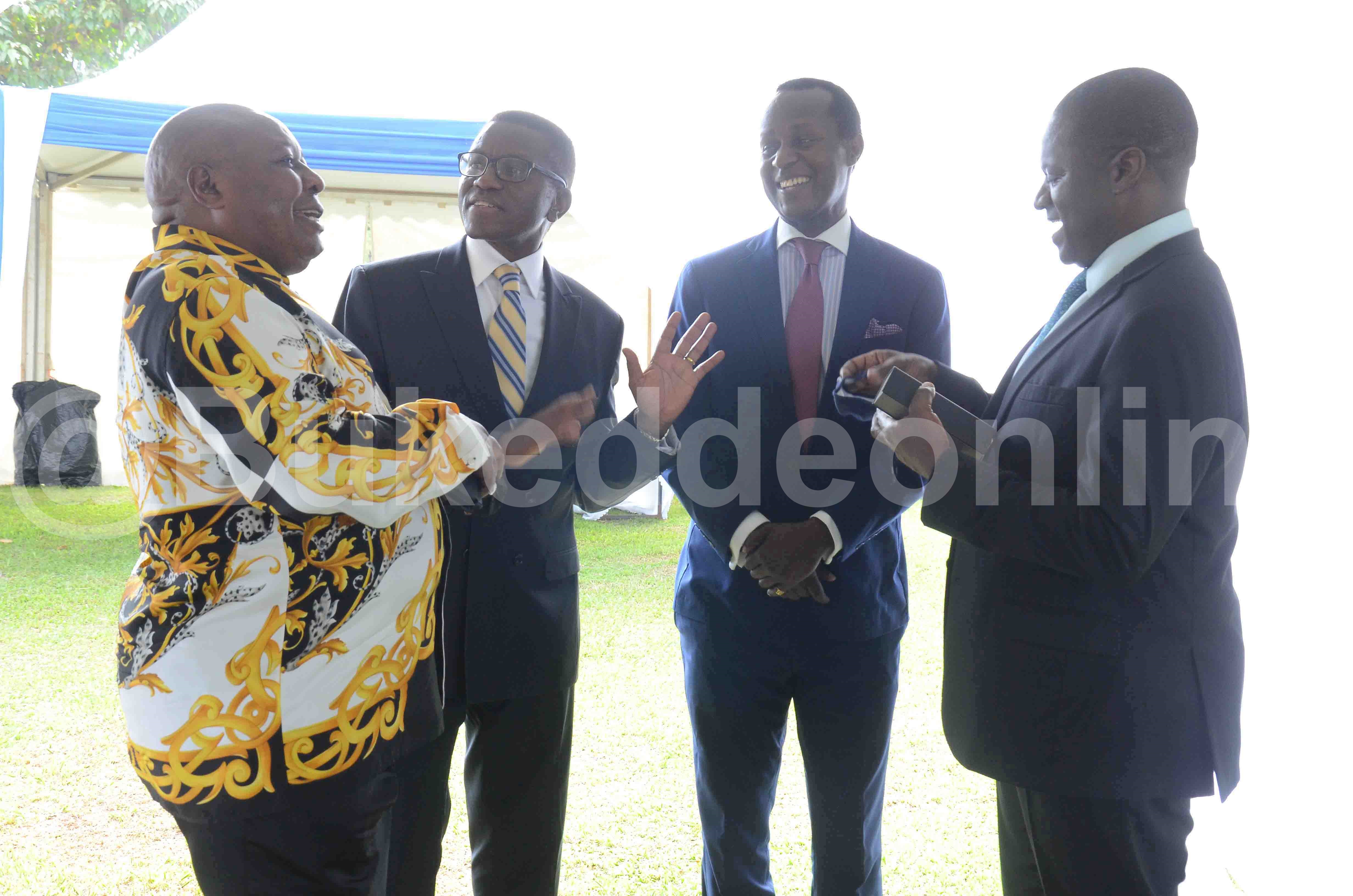 Basonze obukadde 300 okuddaabiriza emmotoka RollsRoyce eya Ssekabaka