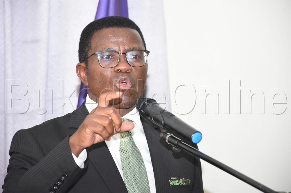 Katikkiro ng'ayogera ku bugenyi bwa Haruna Kasolo ne banne