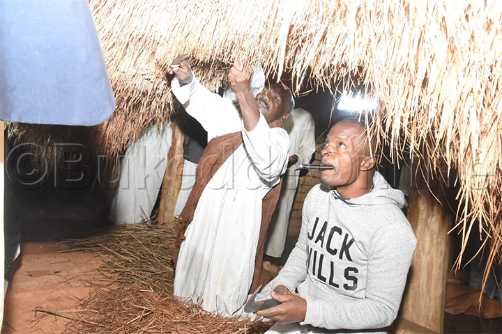 Mugema ng'akola omukolo gw'okusala ekisasi