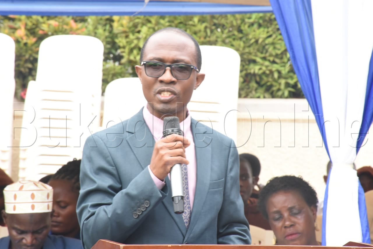 Minisita Joseph Kawuki ng'ayogera