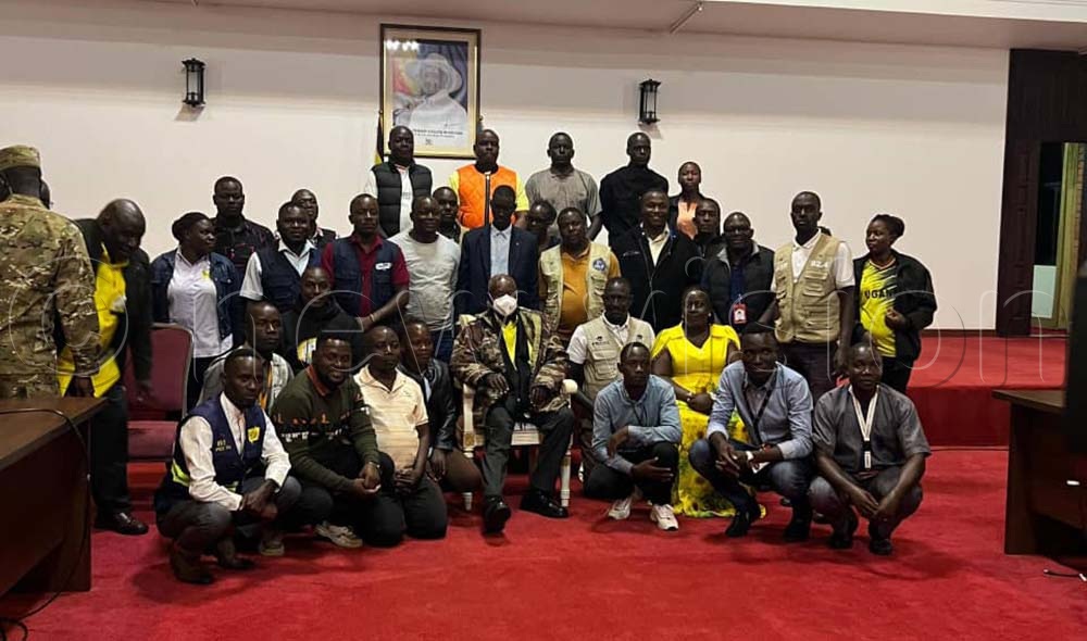 President Museveni with Bunyoro Journalists at State House Nakasero in Kampala. (Credit: Peter Abaanabasazi)