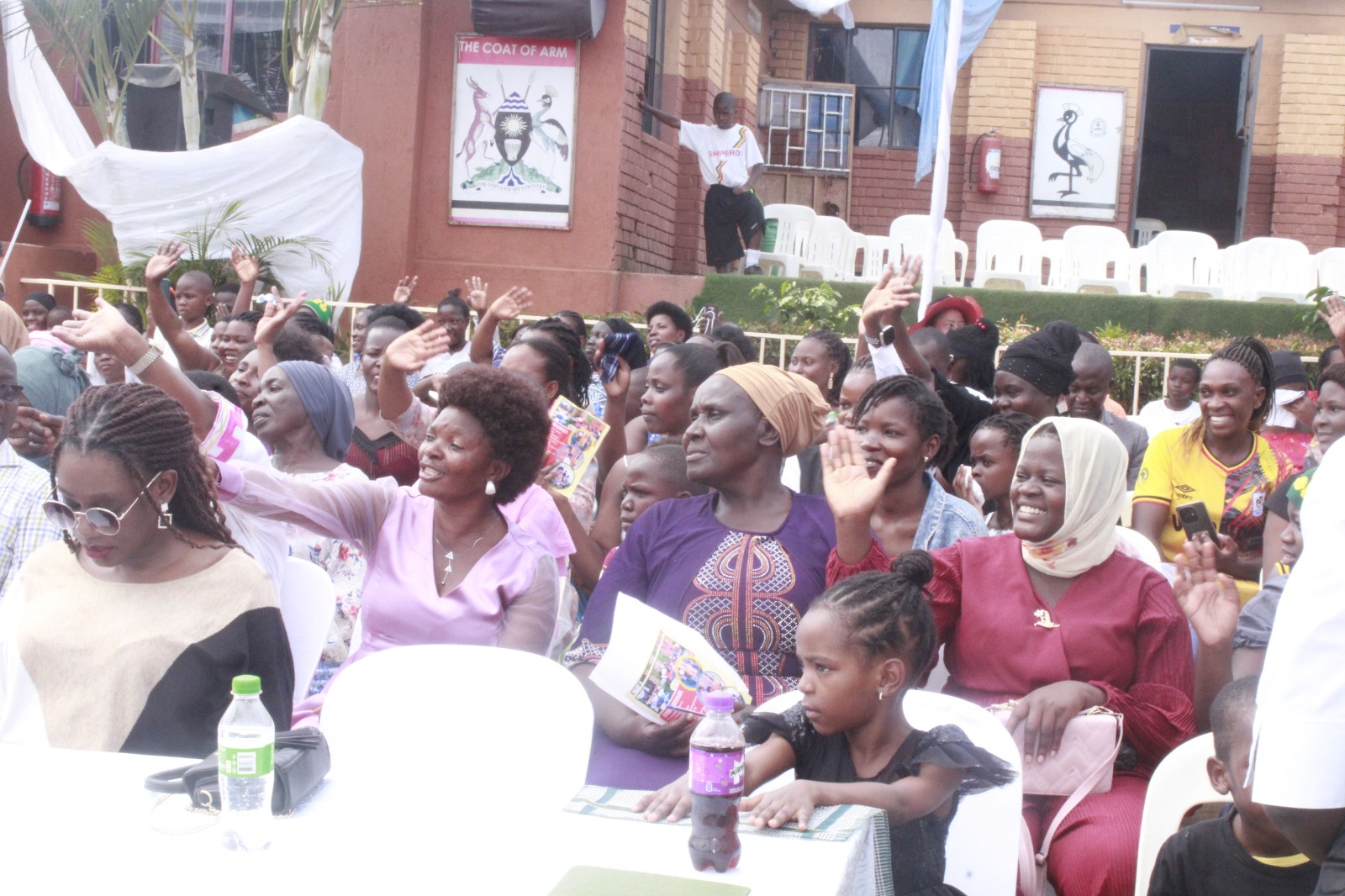 Abazadde bajjumbidde omukolo