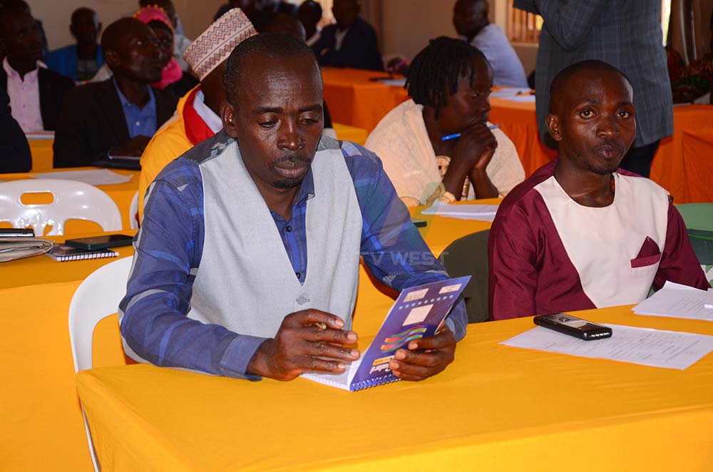 Okutendeka abatuura enkora eya Bataka Kooti