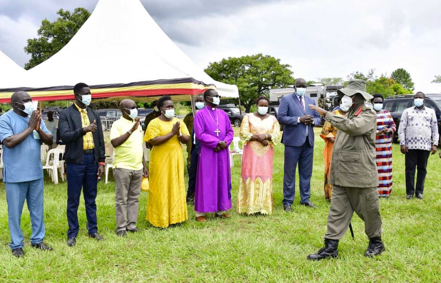 Purezidenti yashaba abaraaro abarikutuura omu eitaka rya gavumenti kurugamu...PPU Photo