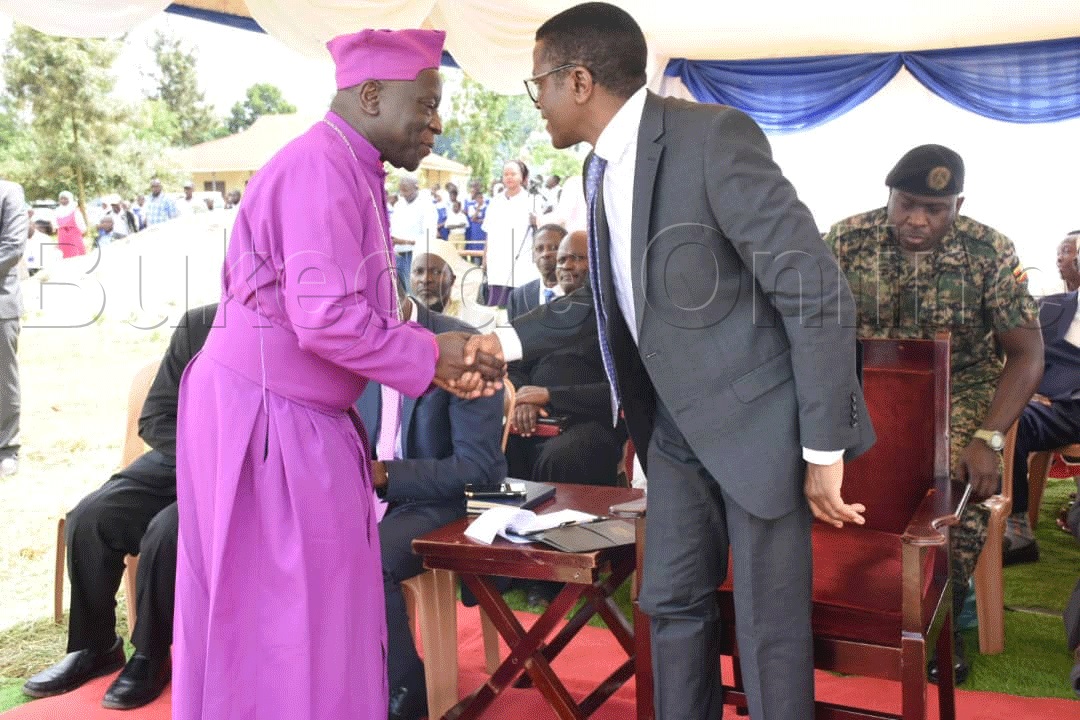 Katikkiro ng'abuuza ku Musumba Bukomeko