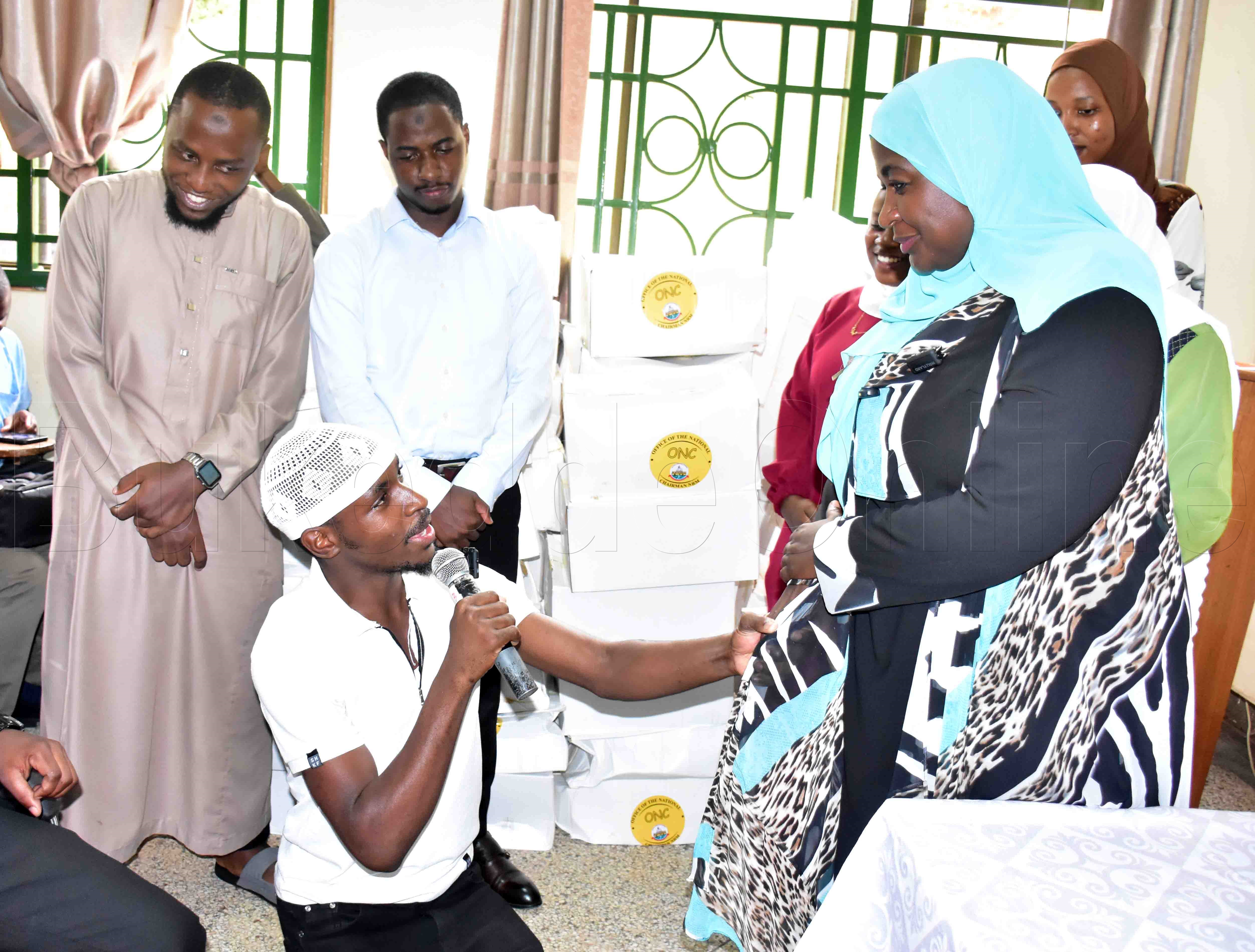 Hadijah Namyalo ng'abuuza ku bayizi Abasiraamu