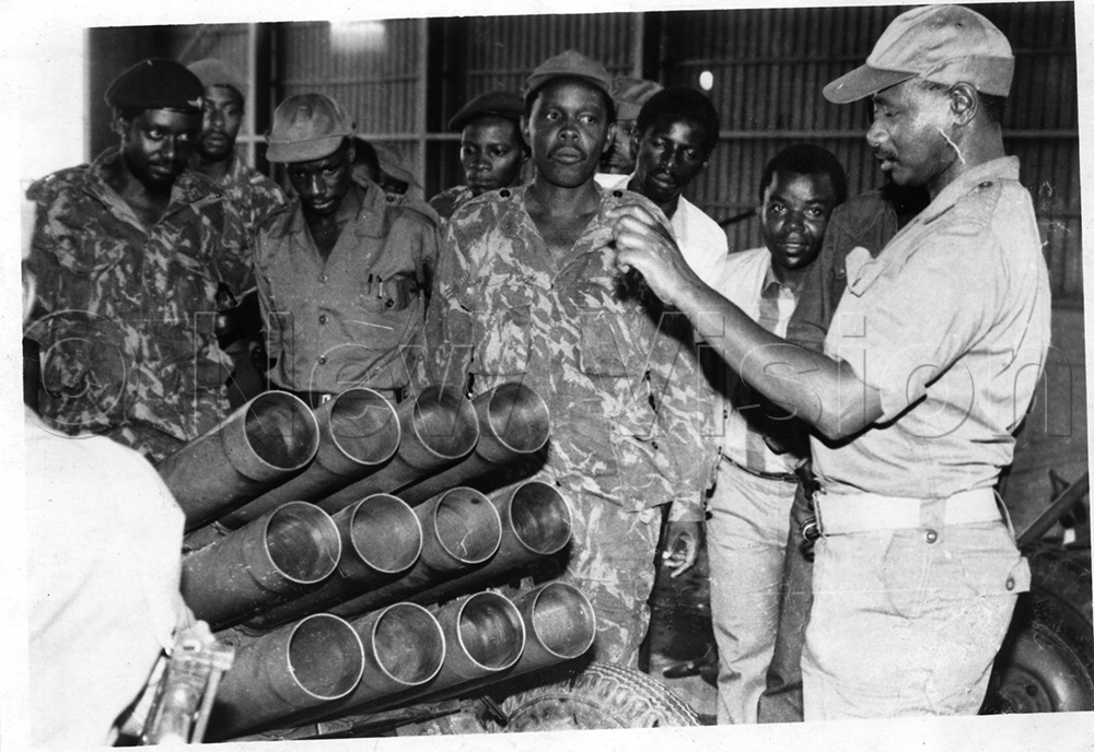  Museveni and his officers in 1986.