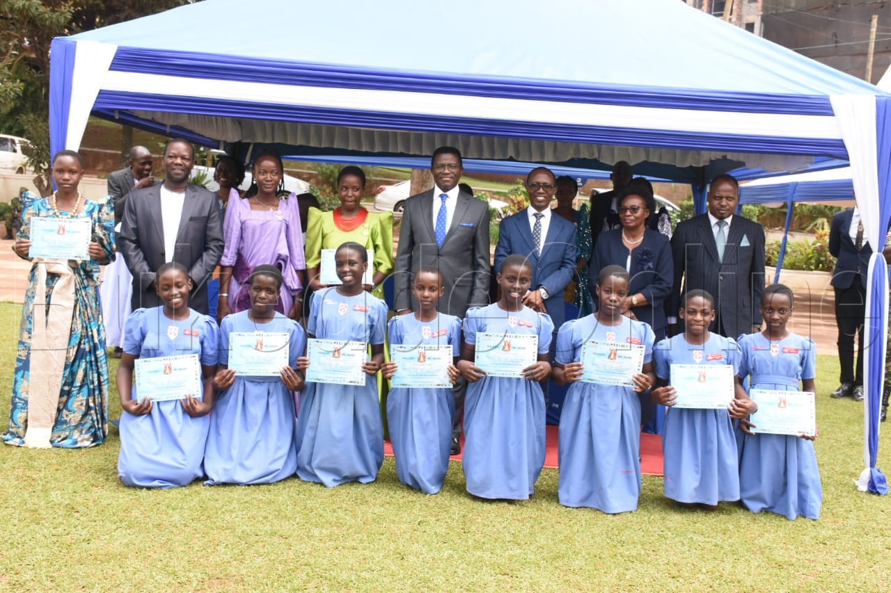 Abayizi ba Pamville bali ne Katikkiro