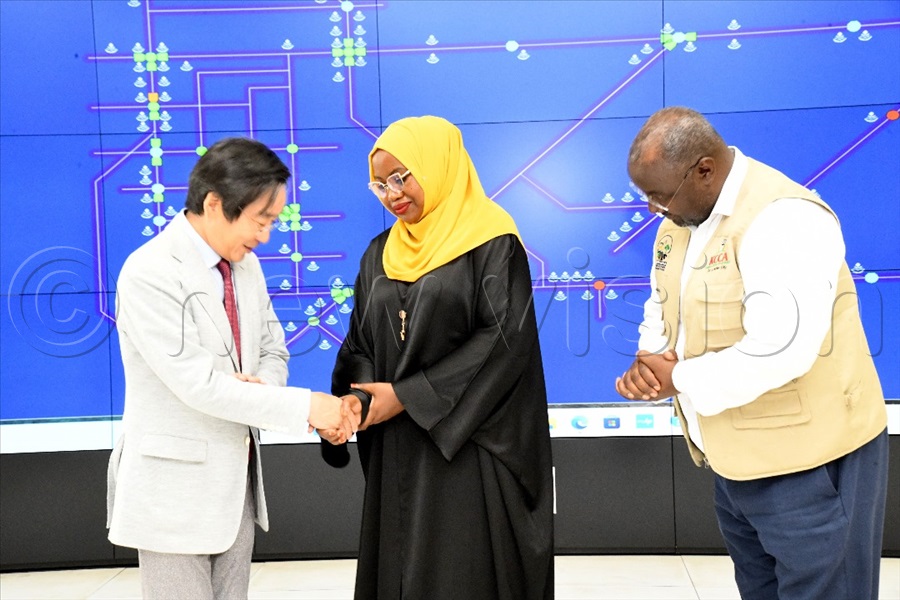 (L-R) Ambassador of Japan to Uganda H.E Takuya Sasayama, KCCA Executive Director, Sharifah Buzeki and her Deputy Benon Kigenyi during a guided tour of the project.