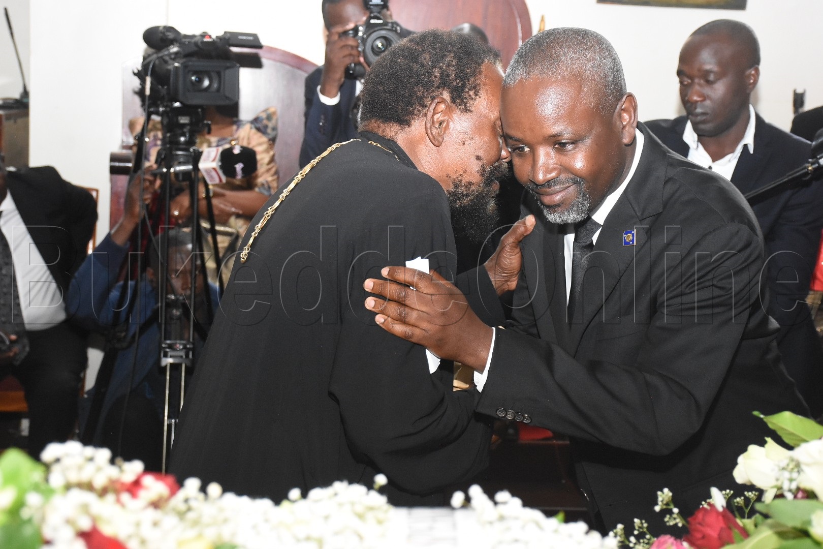 Taata w'omugenzi ng'akuba Thomas Tayebwa akaama