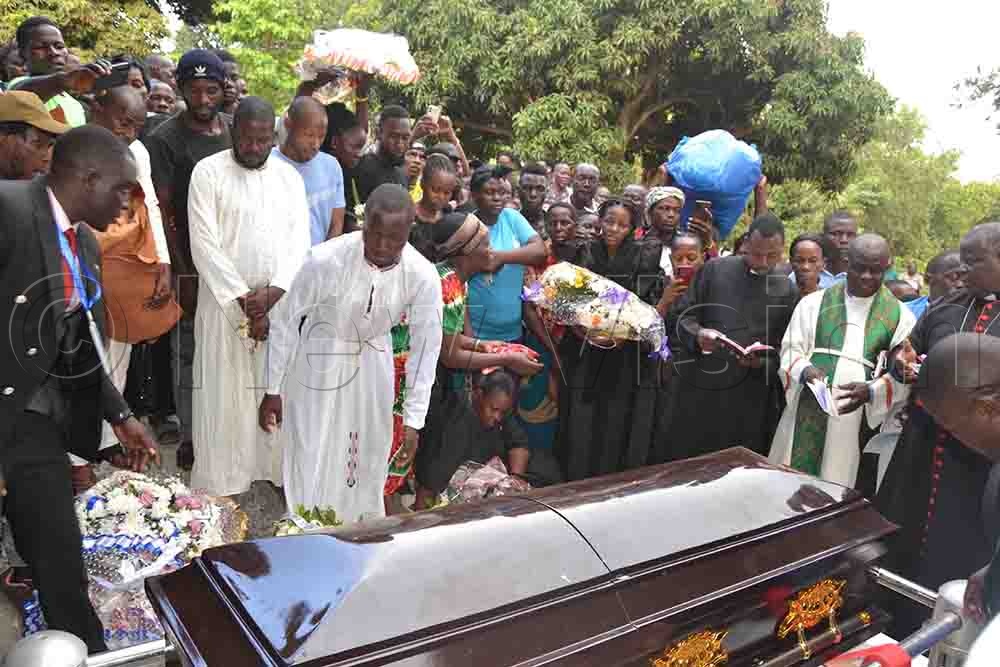 Kisawuki also urged Batiibwe's children to remain united and avoid subdividing or selling their late father's estate, warning against disputes over property. (Credit: Joanita Nangonzi)