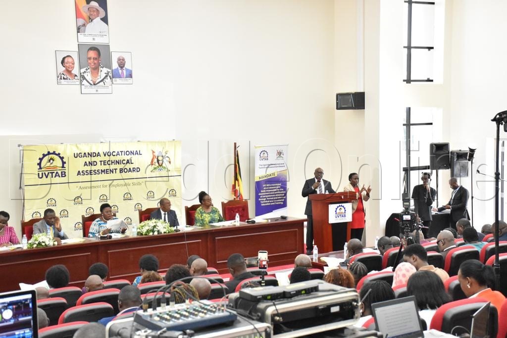 Okufulumya ebigezo bvya UVTAB