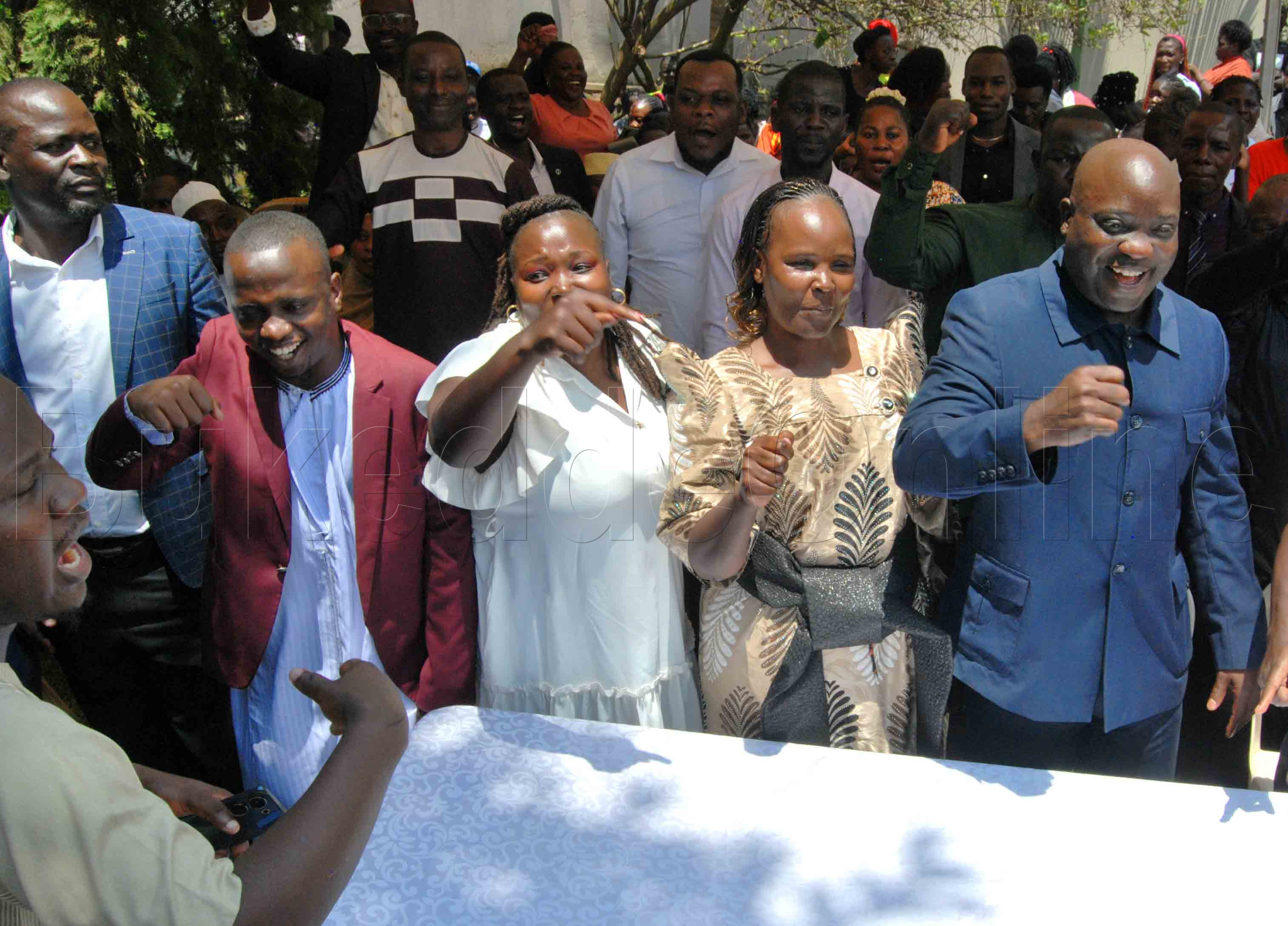 Mmeeya Mugambe ng'ali n'abawagizi be