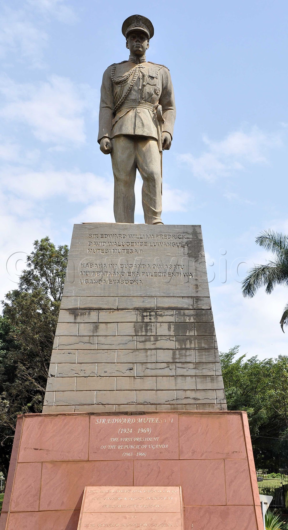 UG59 City roads decorated as Uganda marks her 59th Independence New