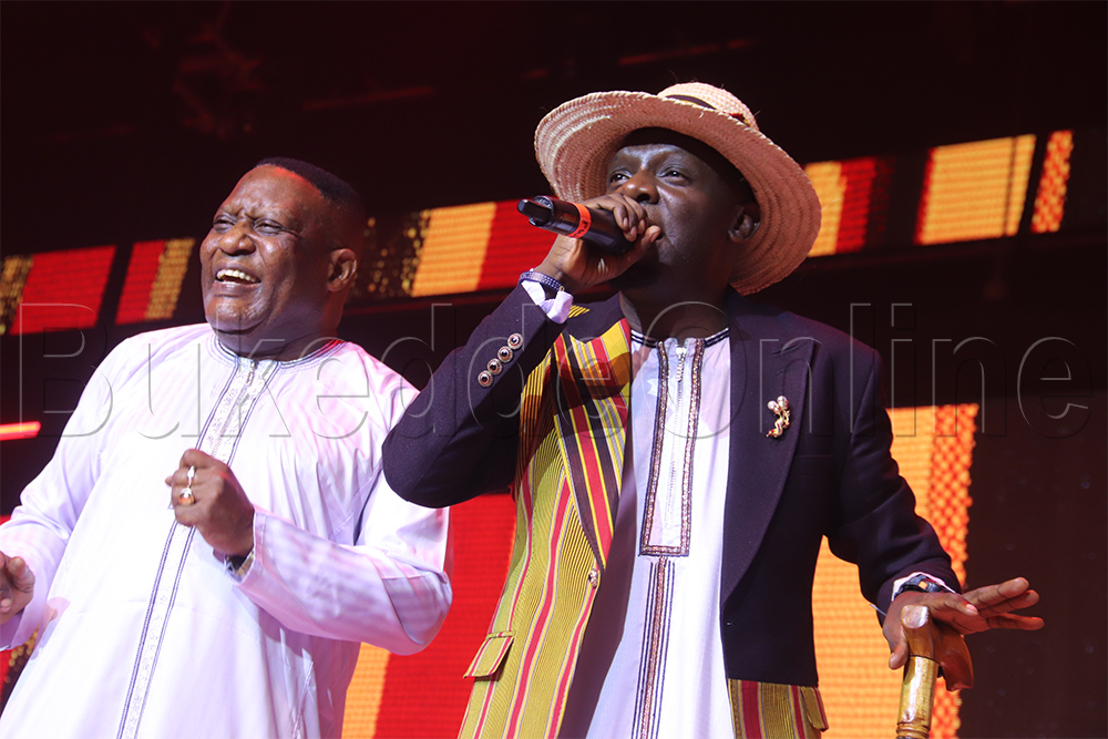 Pastor Bugembe ng'ayimba ng'ayimba
