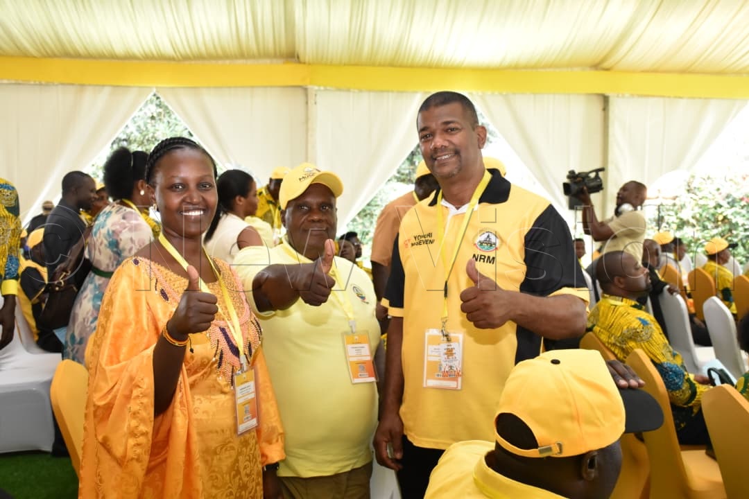 Mayor Salim Uhuru and delegates.