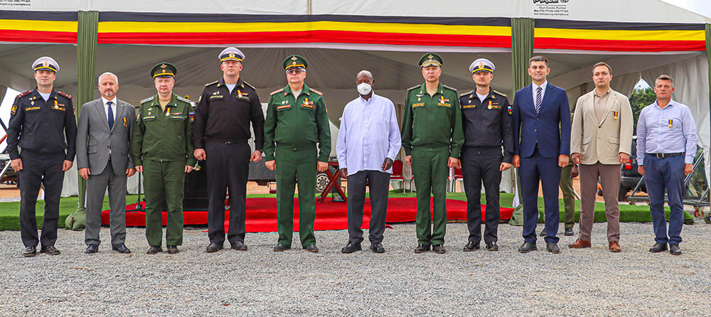 Russian military delegation takes a group with President Museveni after receiving the military equipment donated by Russia Federation at Gaddafi Military Barracks, on October 26, 2025. (Credit: PPU)