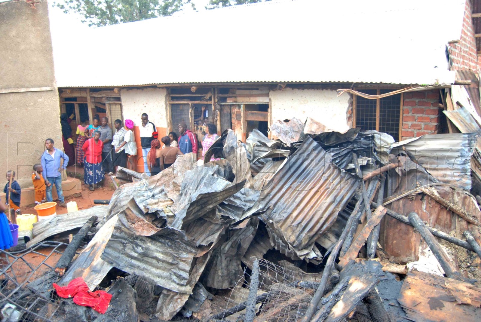 Ebimu ku bintu esaaniddewo mu muliro