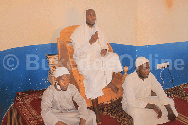 Segawa ng’ali ne Sheikh Nsubuga omusomesa we ku muzikiti gwa Markaz