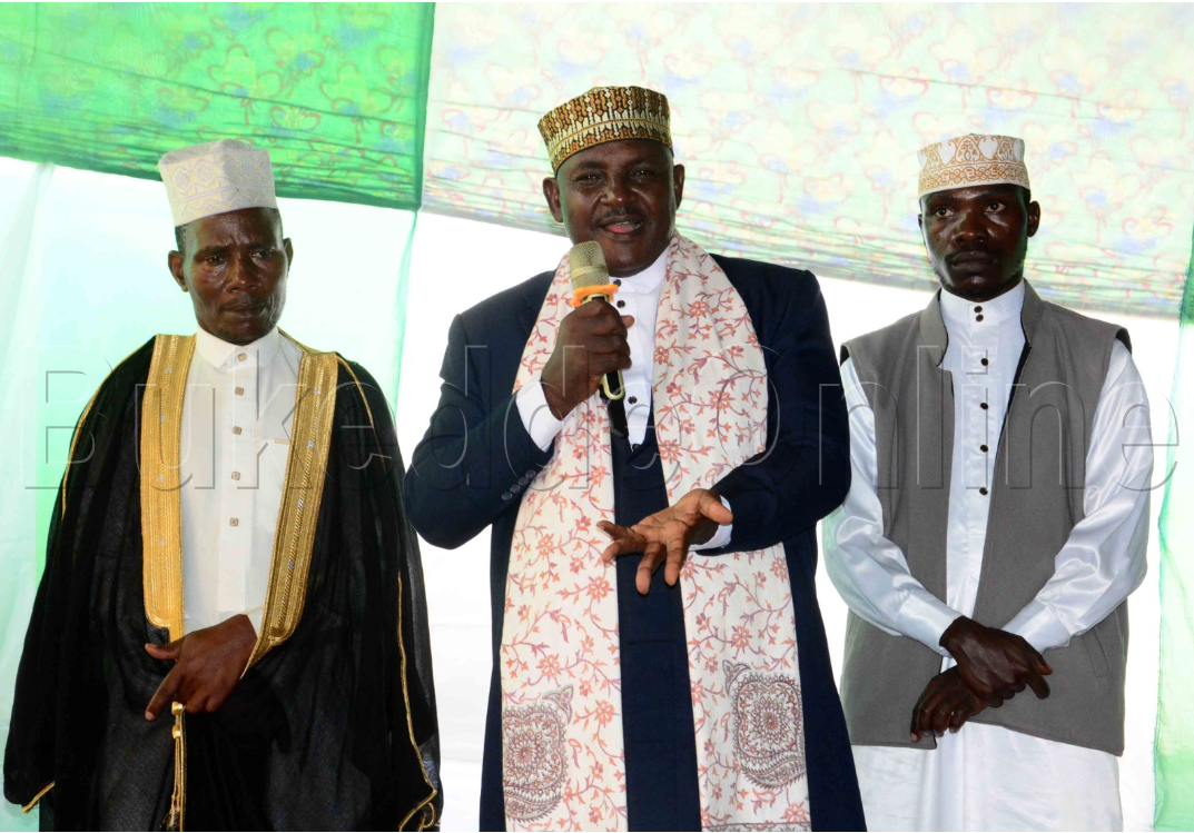 supreme kaazi wa Kampala Sheikh Hussein Ssekajja (wakati)nga ayogera