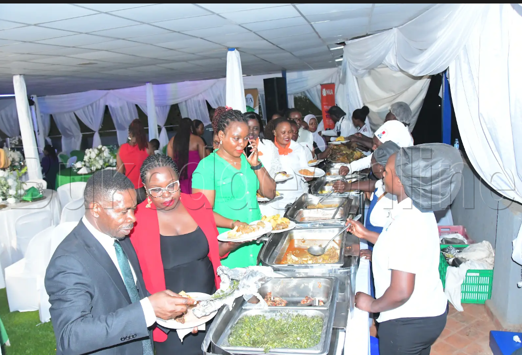 Abakayala ba insurance nga babagabudde ekijjulo