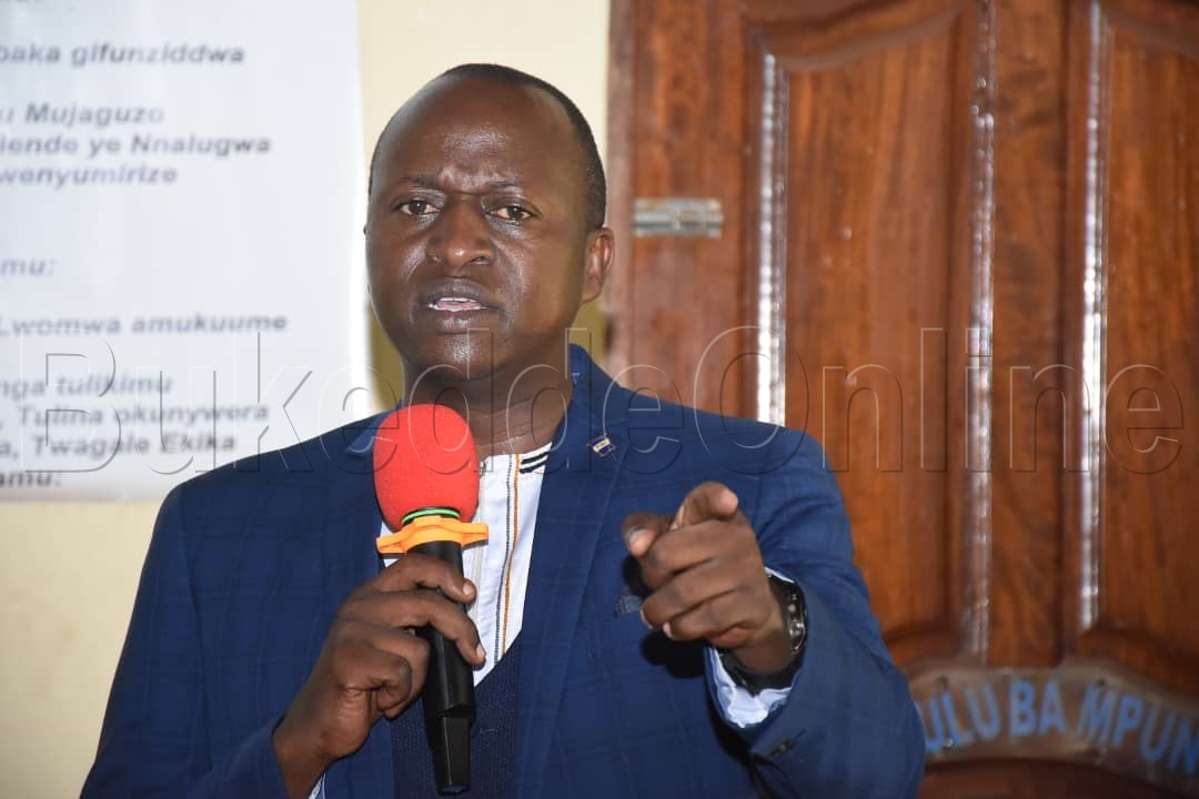 Dr Rashid Lukwago ng'ayogera