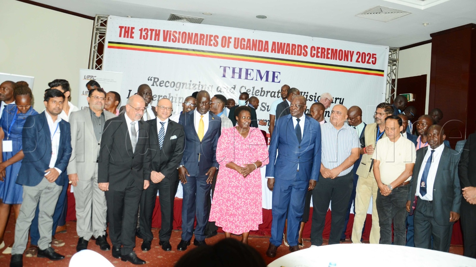 omumyuka wa pulezidenti Alupo nabamu ku bawanguzi