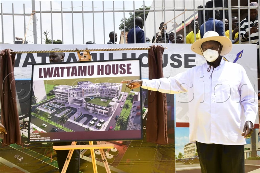 The building will house 52 offices for clan leaders, business and banking halls, a museum, conference rooms, and lodging facilities, among other income-generating initiatives. Completion is expected within three years.