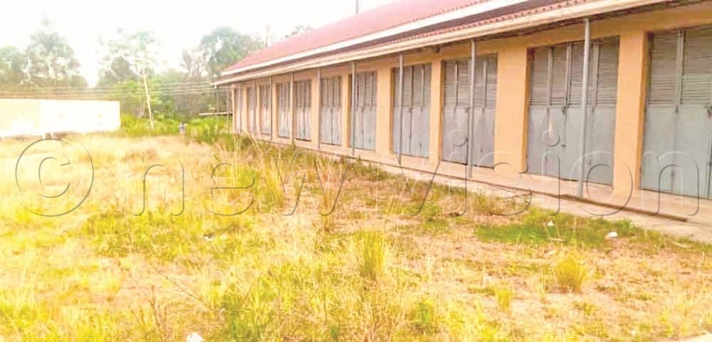A picture showing the deserted Kamwenge Central Market that cost sh1.2b during construction.