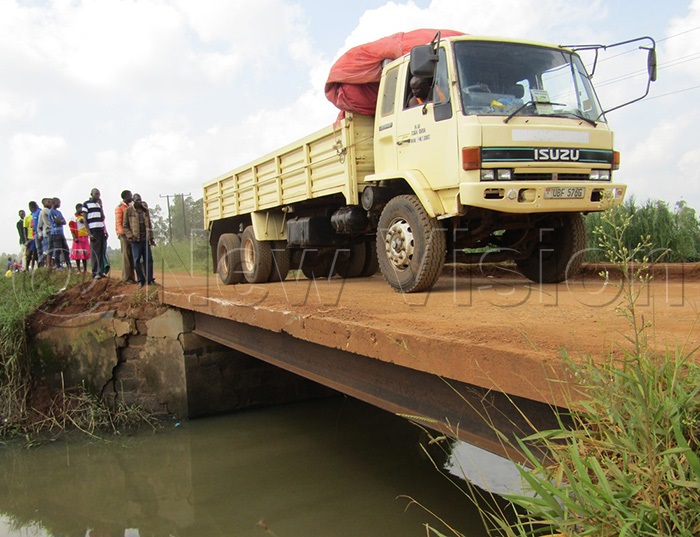 Essay on road accident 250 words image