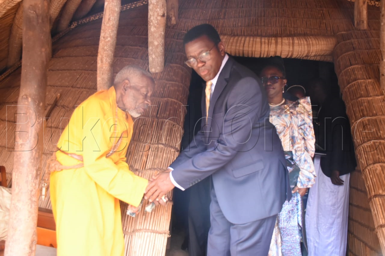 Katikkiro ng'abuuza ku Nsigo omugazzi wa Kabaka