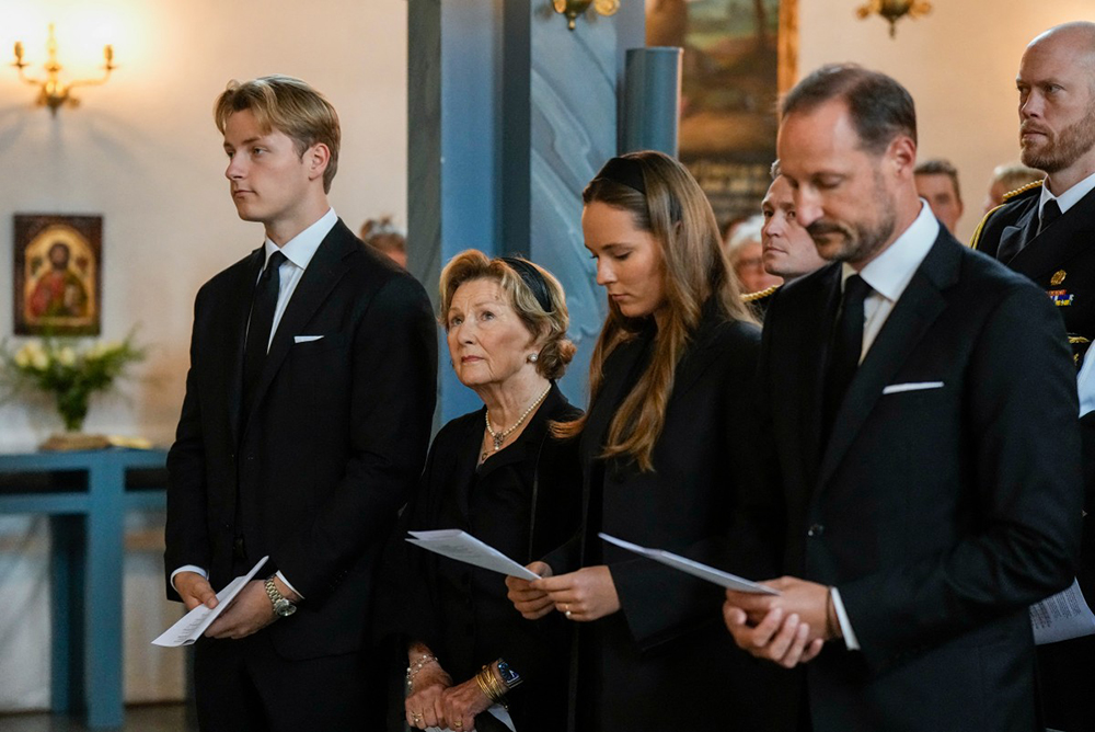 Norway's King Haakon VIII (R), Crown Princess Ingrid Alexandra (2ndR), Queen Sonja (2ndL) and Prince Sverre Magnus (L) attend a memorial church service for the late King Harald V at Asker Church in Asker, Norway, on August 30, 2026. 