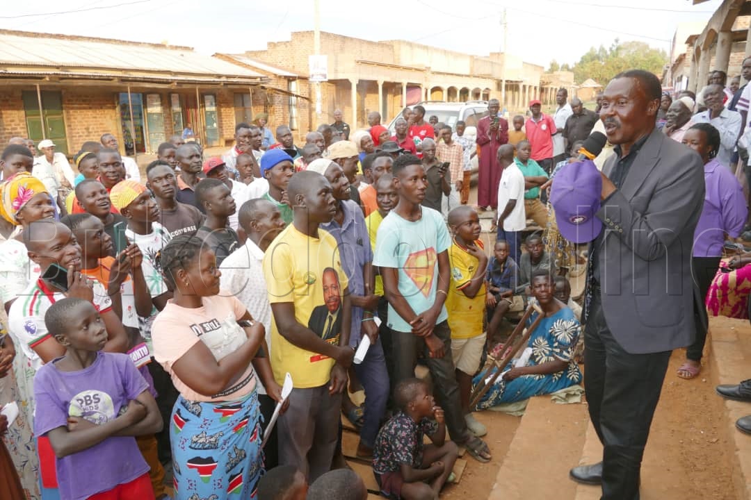 Mugisha Muntu ng'ayogera