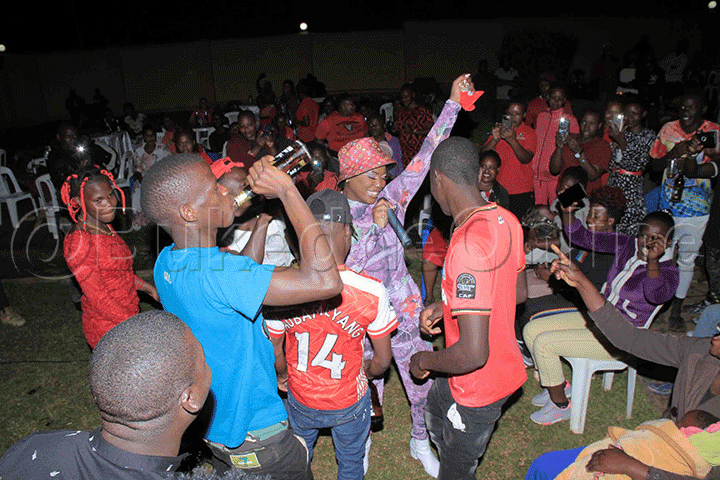 Wano ng'ebyana bimusazeeko