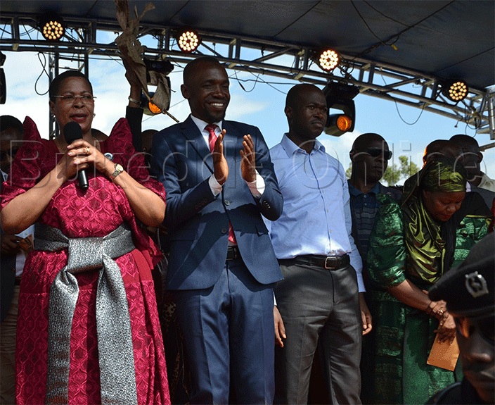 Anita Among ng'ali e Lwengo