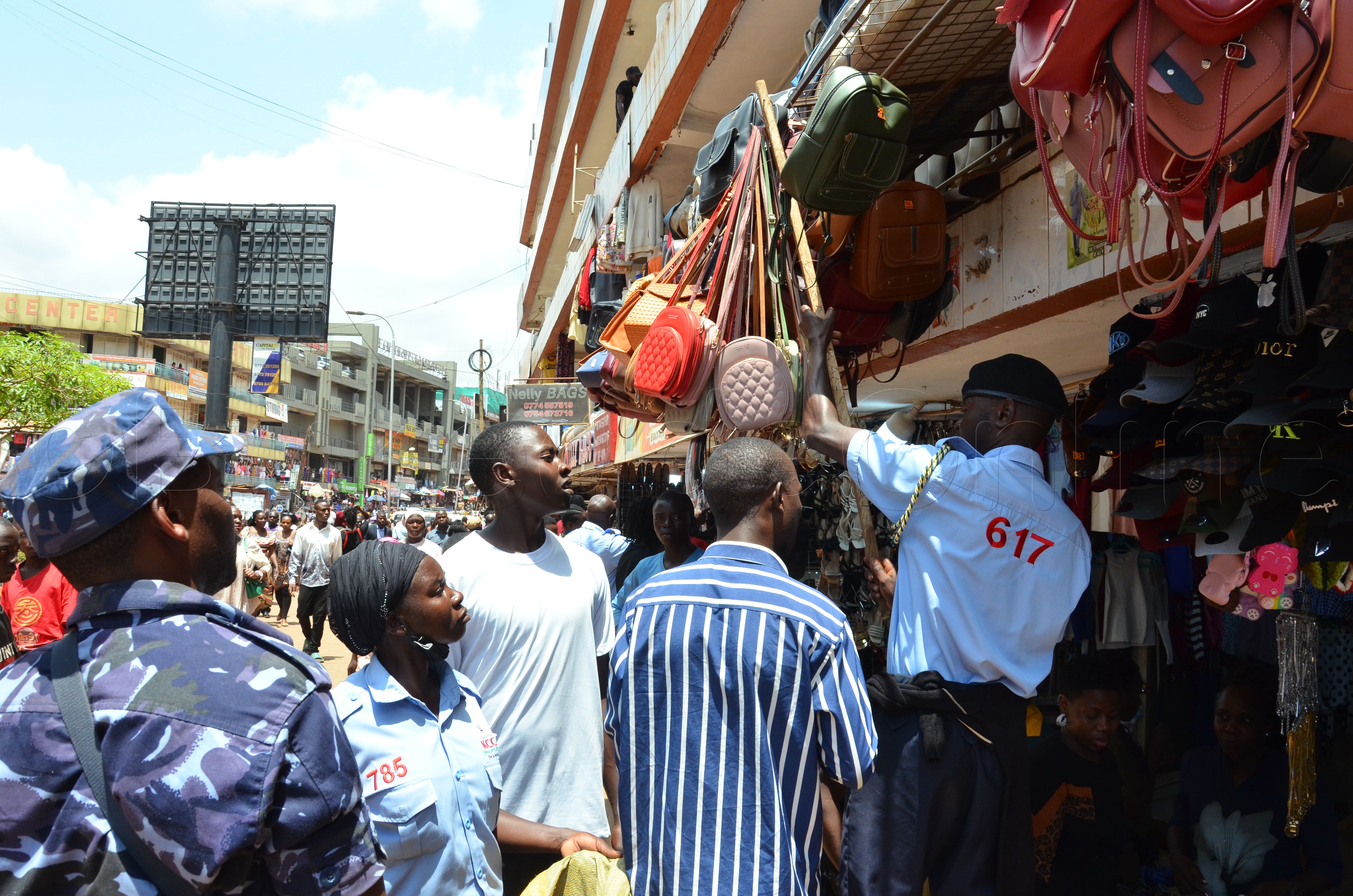 KCCA ng'ewanula obusawo obubadde bwawanikibwa ku mbalaza.